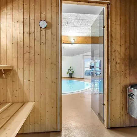 Dom wakacyjny Gorgeous In With Sauna *
